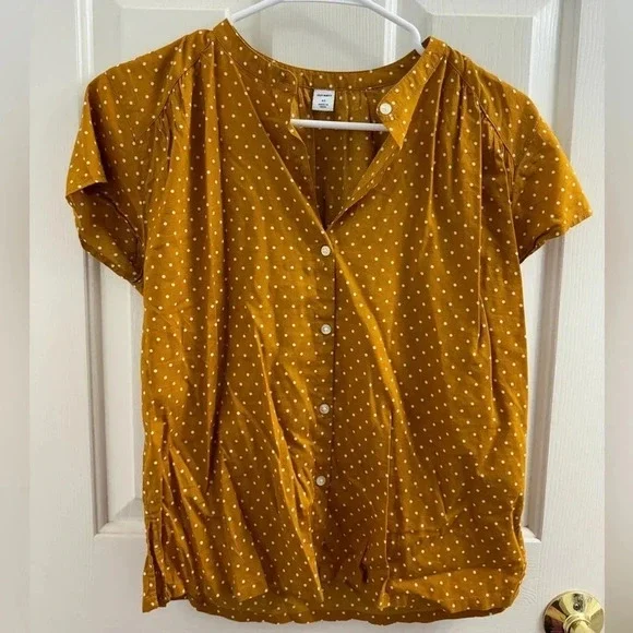 Old navy button down polka dot short sleeve top - Picture 1 of 5